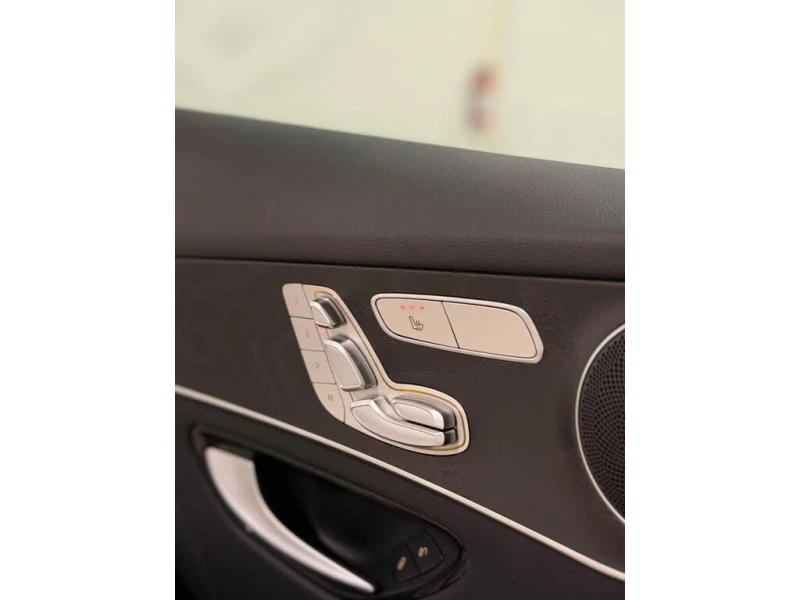 Mercedes-Benz GLC * 300 | AMG PKG | TECK PKG * CARFAX * БЕЗ ПЪРВОНАЧ, снимка 11 - Автомобили и джипове - 52959859