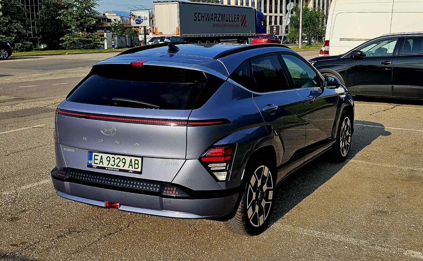 Hyundai Kona EV 65 kWh PREMIUM - изображение 6