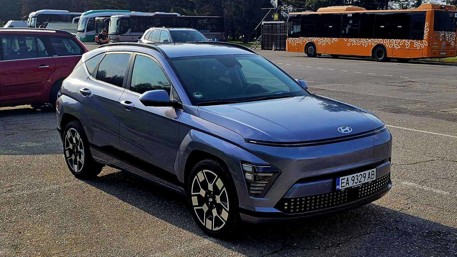 Hyundai Kona EV 65 kWh PREMIUM - изображение 8