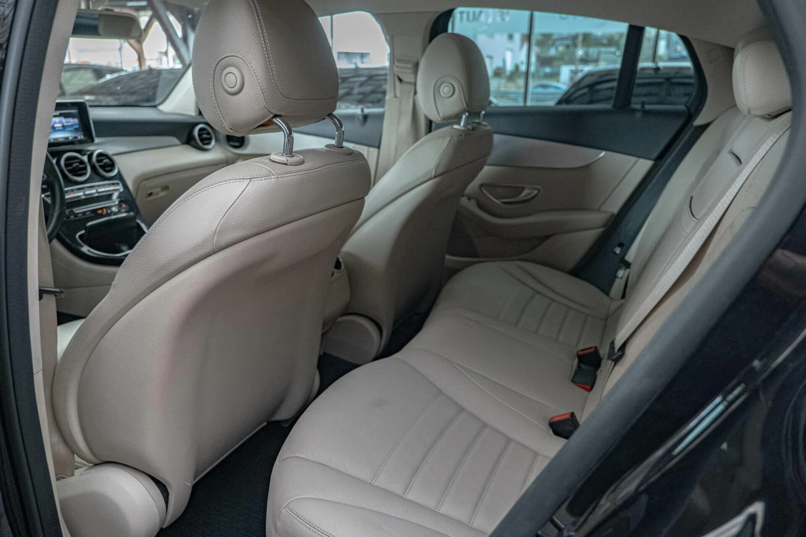 Mercedes-Benz GLC 220 AMG/4Matic/Камера/FullLed/Coupe - изображение 8