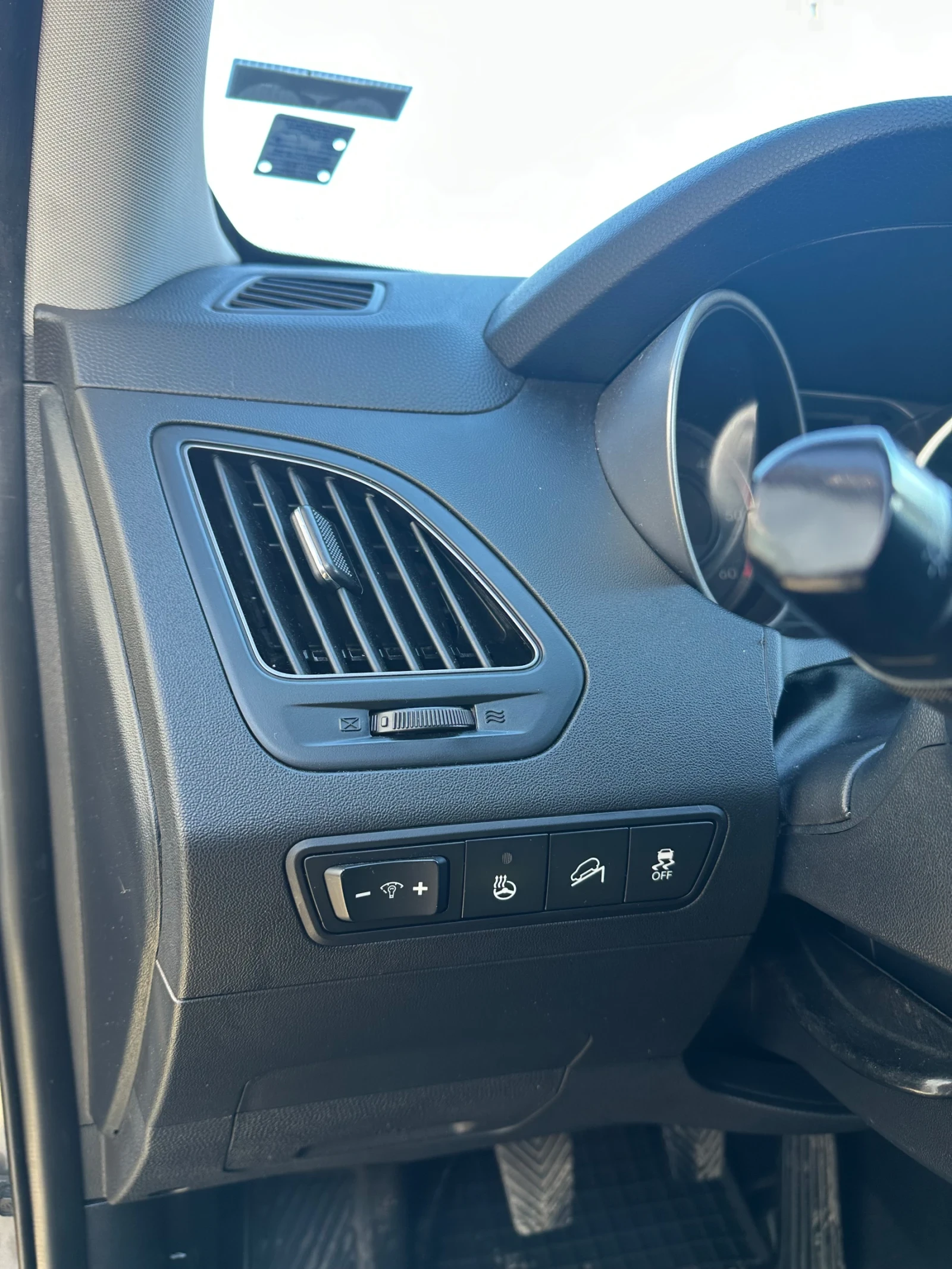 Hyundai IX35 Първи собственик 2.0 CRDI 4WD, снимка 8 - Автомобили и джипове - 54247344