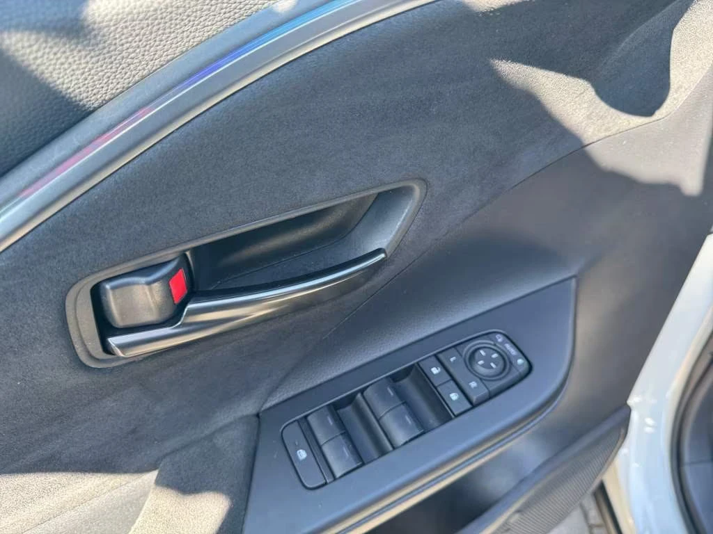 Toyota C-HR 2.0HEV/197HP/GR-SPORT/AWD/360/NAVI/CPLAY/237q, снимка 13 - Автомобили и джипове - 54360088