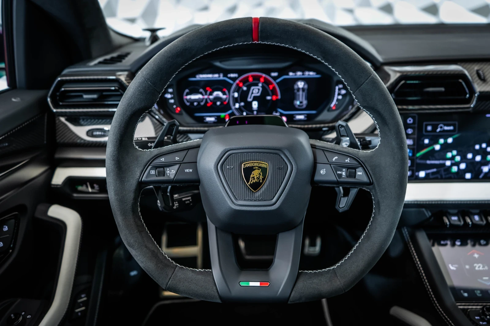 Lamborghini Urus SE* B&O* Pano* Ceramic, снимка 14 - Автомобили и джипове - 54526446