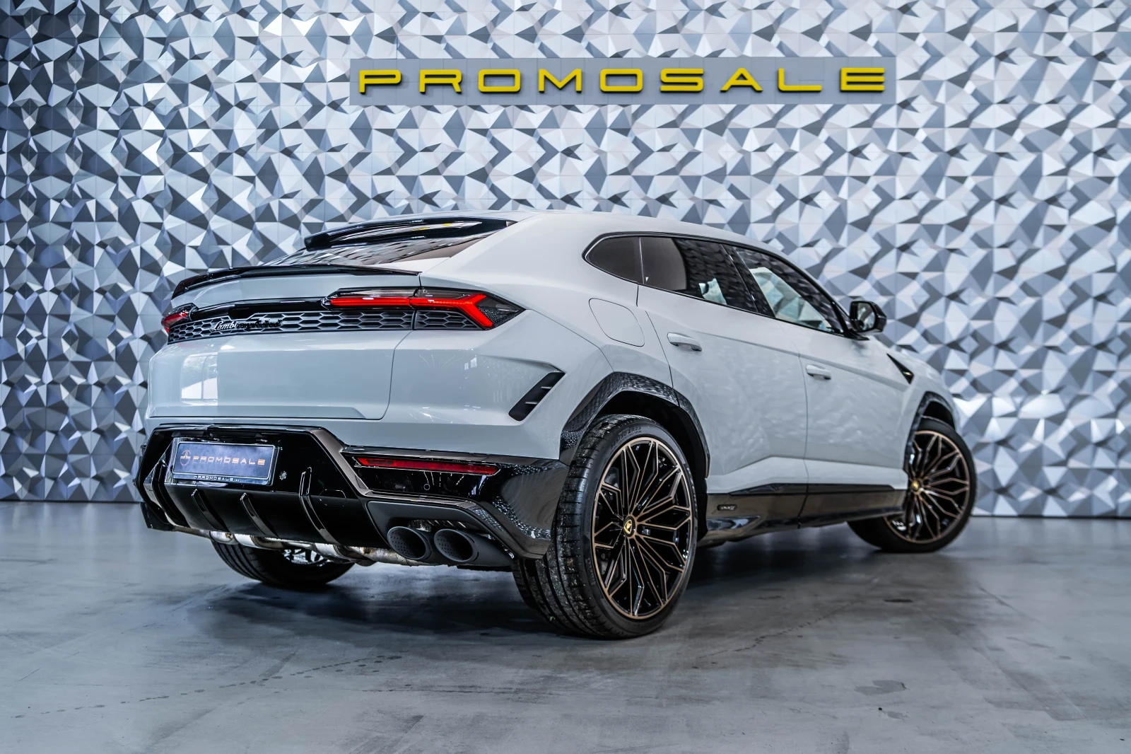 Lamborghini Urus SE* B&O* Pano* Ceramic, снимка 5 - Автомобили и джипове - 54526446