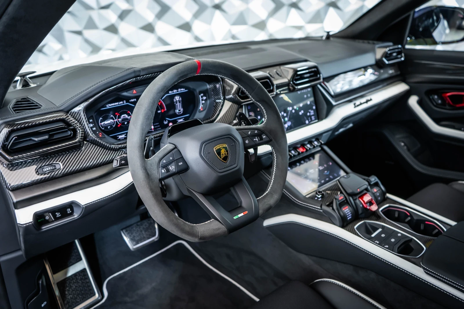 Lamborghini Urus SE* B&O* Pano* Ceramic, снимка 8 - Автомобили и джипове - 54526446