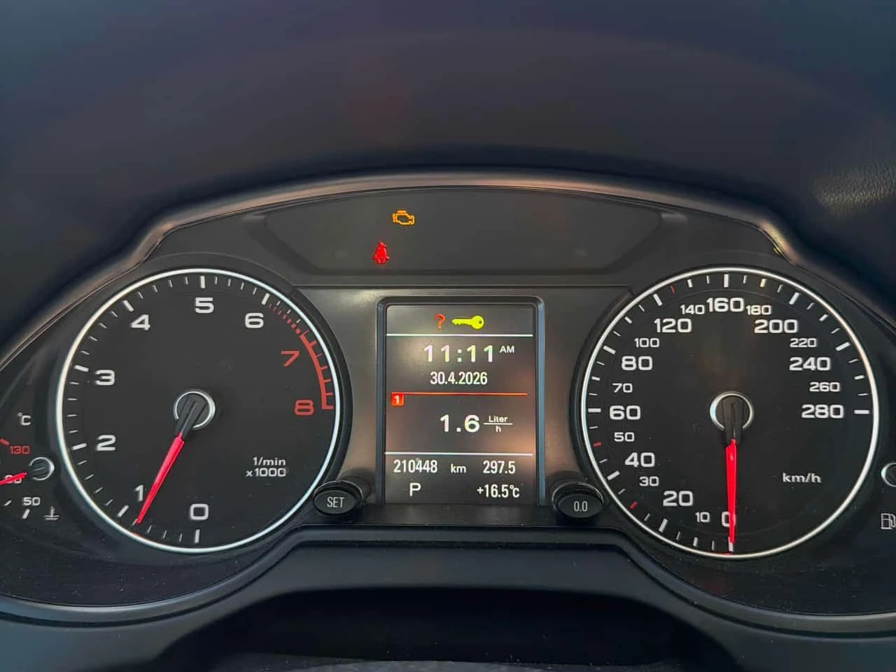 Audi Q5 * 2.0T Technik* АВТОКРЕДИТ БЕЗ ПЪРВОНАЧАЛНА ВНОСКА, снимка 8 - Автомобили и джипове - 54771107