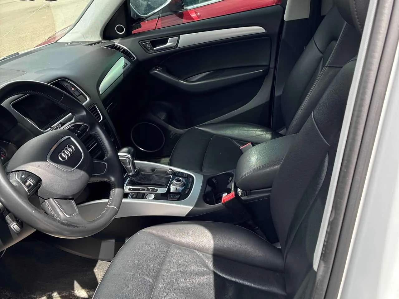 Audi Q5 * 2.0T Technik* АВТОКРЕДИТ БЕЗ ПЪРВОНАЧАЛНА ВНОСКА, снимка 10 - Автомобили и джипове - 54771107