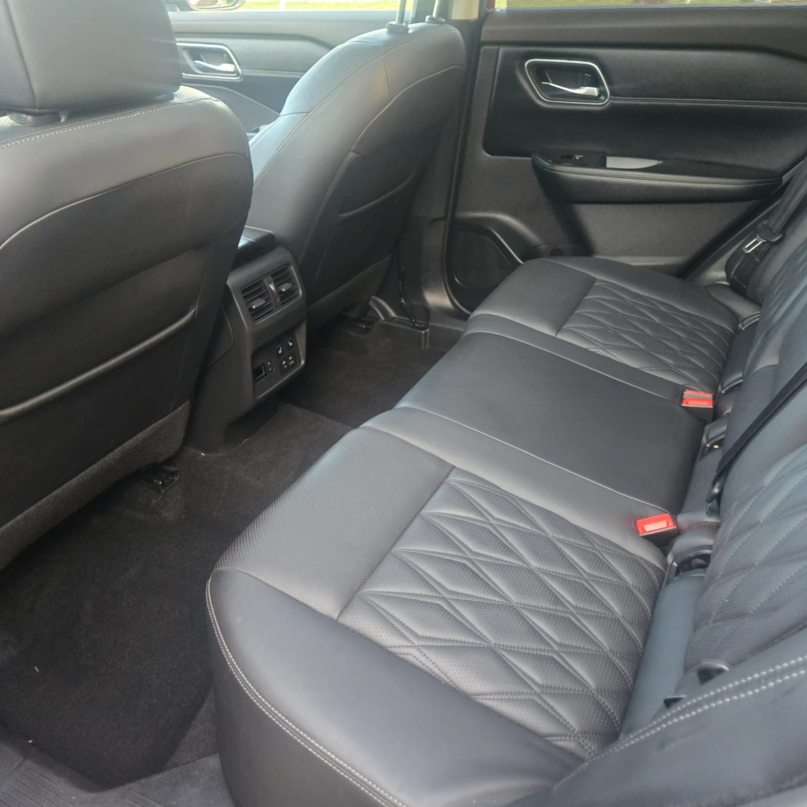 Nissan X-trail Rogue, 2.5L AWD, PLATINUM , снимка 8 - Автомобили и джипове - 54858250