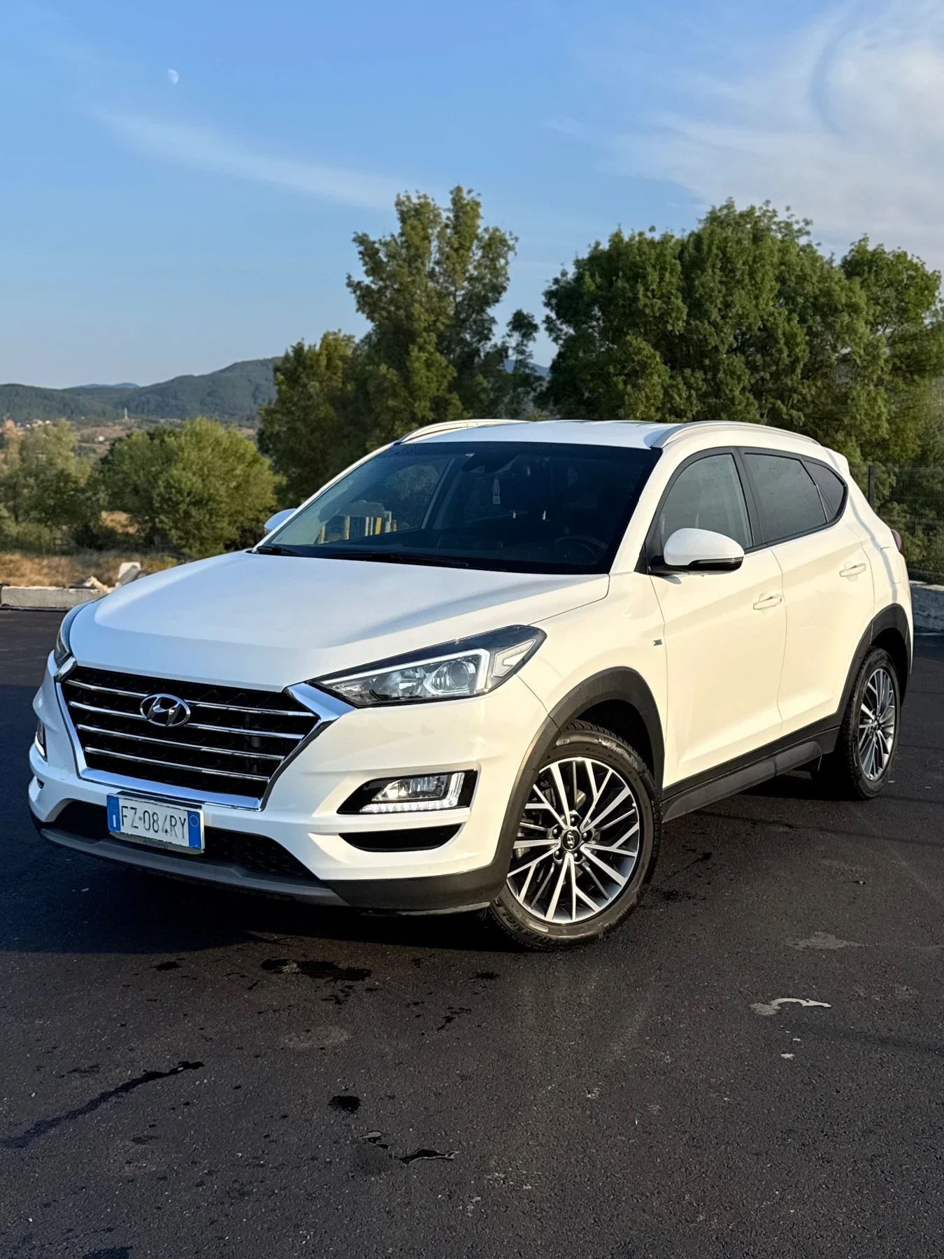 Hyundai Tucson 1.6CRDI, снимка 2 - Автомобили и джипове - 55974408