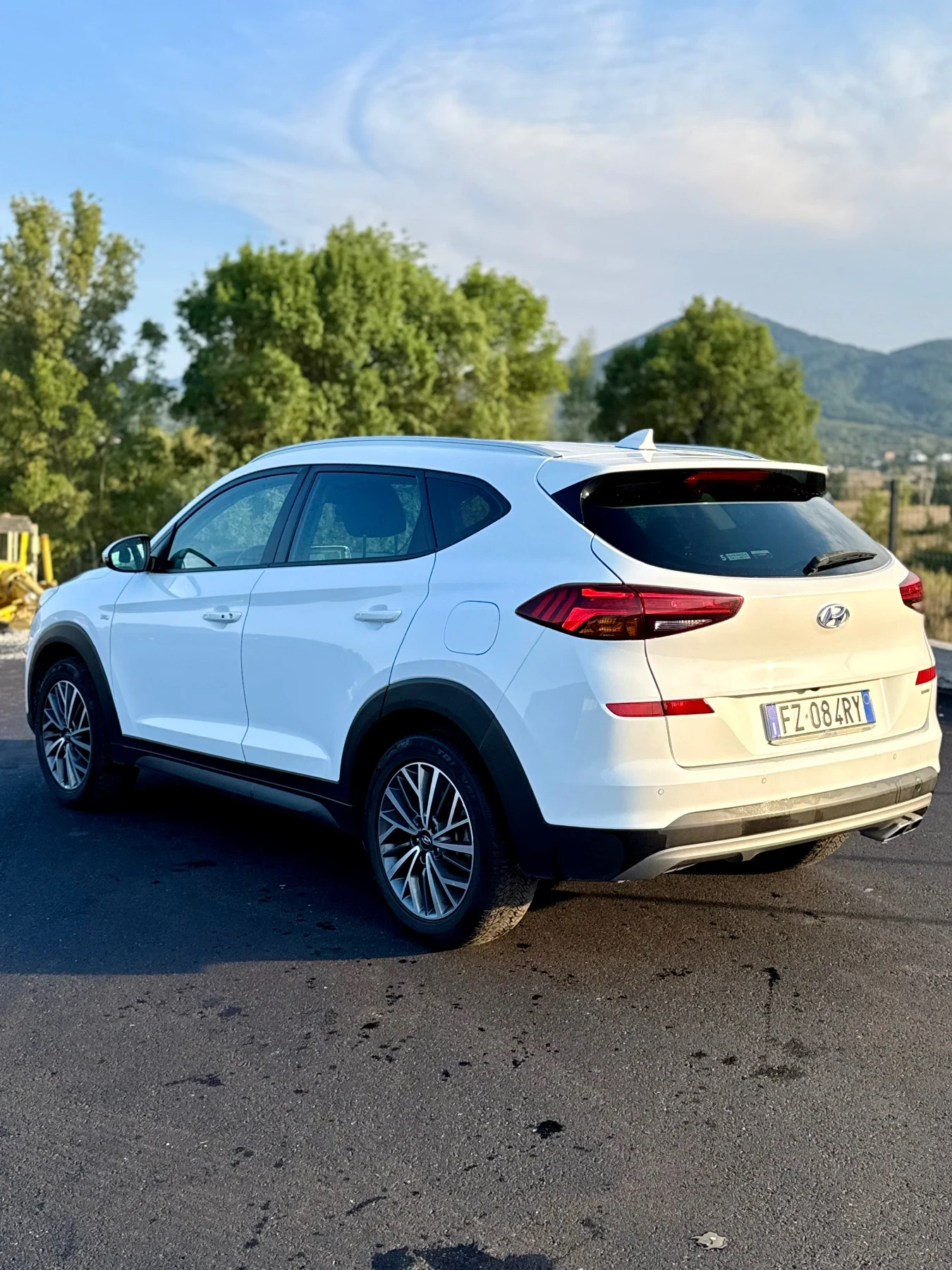 Hyundai Tucson 1.6CRDI, снимка 3 - Автомобили и джипове - 55974408