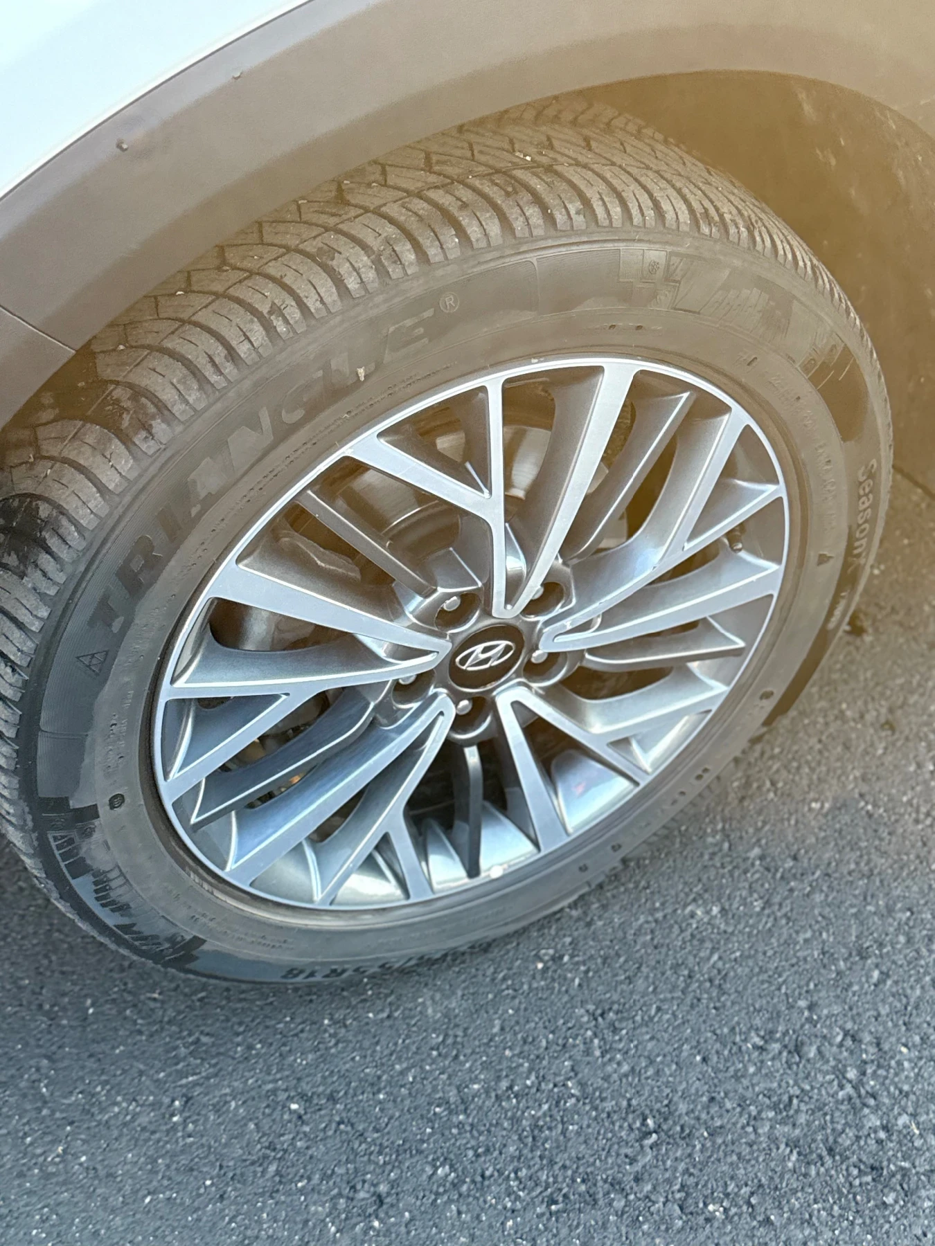 Hyundai Tucson 1.6CRDI, снимка 5 - Автомобили и джипове - 55974408