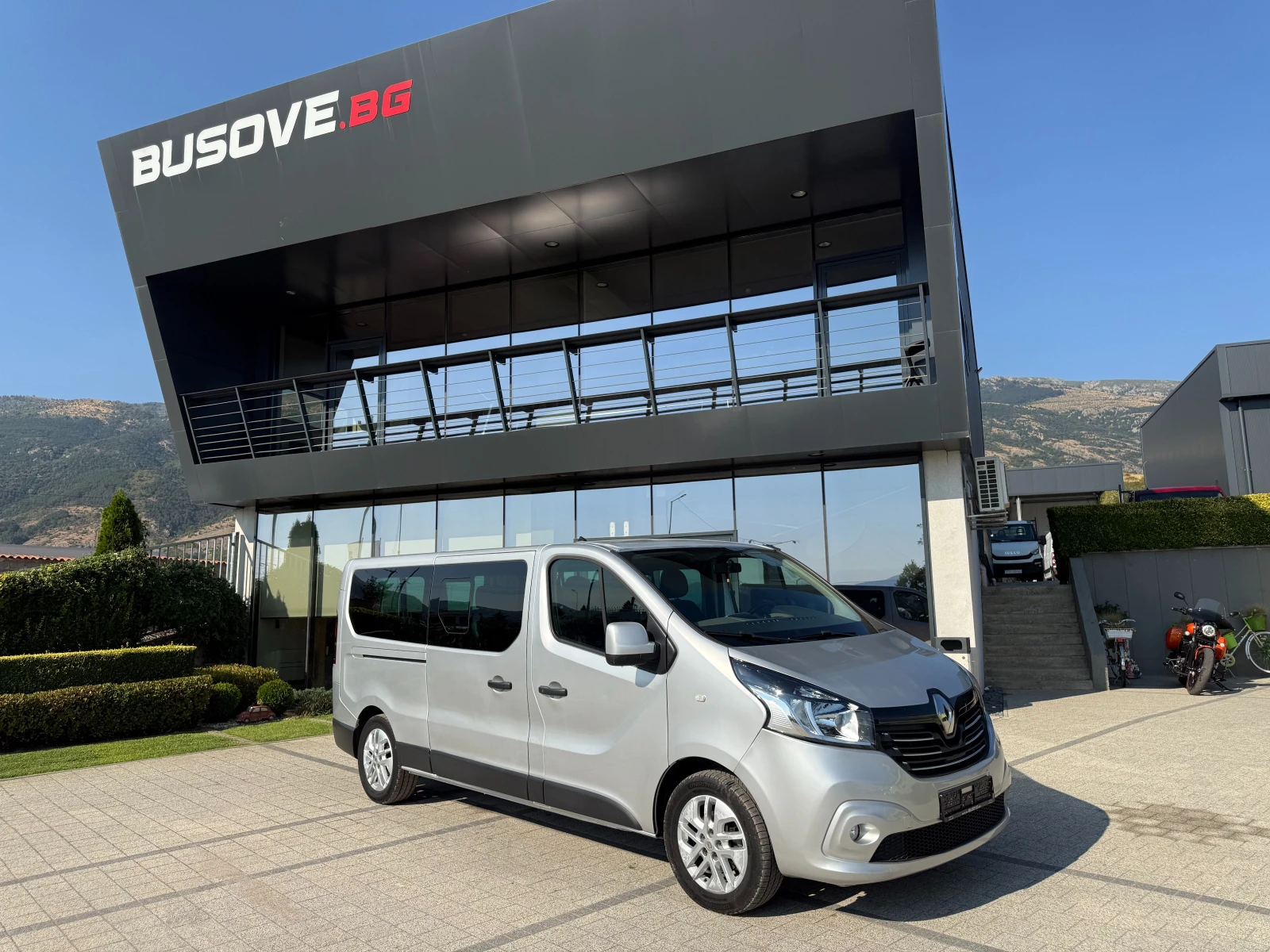Renault Trafic 125dCI 9-местен 2x Клима Long  Euro 6B 