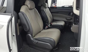 Kia Carnival Diesel 9-Seater Prestige, снимка 12
