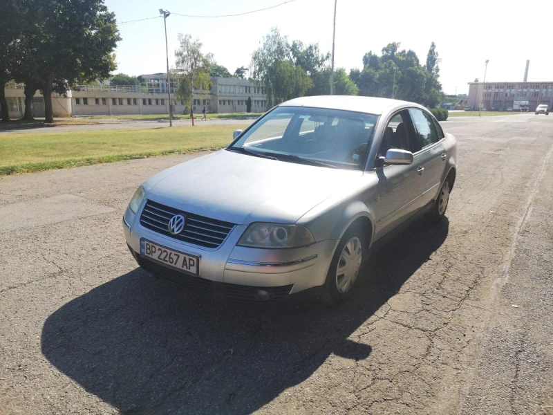 VW Passat 1.9 TDI, снимка 1 - Автомобили и джипове - 47184798