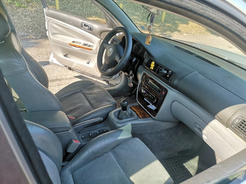 VW Passat 1.9 TDI, снимка 6 - Автомобили и джипове - 47184798