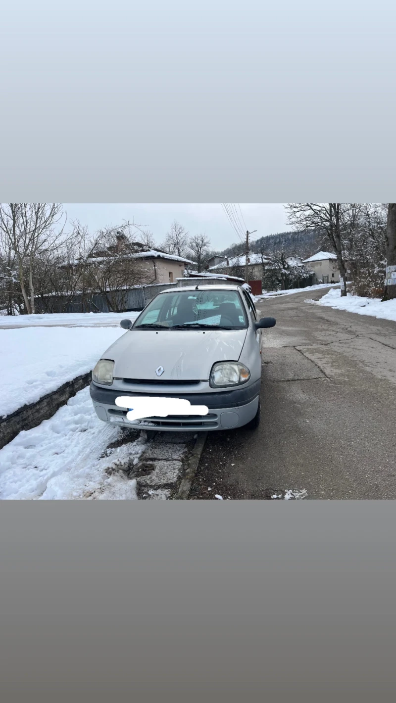 Renault Clio, снимка 1 - Автомобили и джипове - 48664008