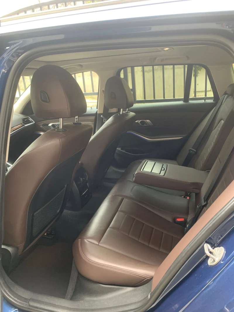 BMW 320 xDrive Luxury Line, снимка 7 - Автомобили и джипове - 52126778