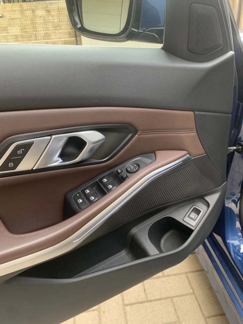 BMW 320 xDrive Luxury Line, снимка 8 - Автомобили и джипове - 52126778