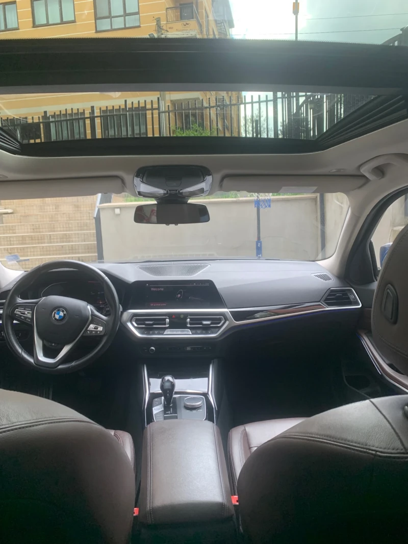 BMW 320 xDrive Luxury Line, снимка 9 - Автомобили и джипове - 52126778