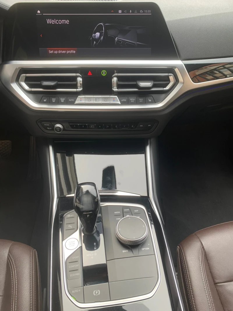 BMW 320 xDrive Luxury Line, снимка 12 - Автомобили и джипове - 52126778