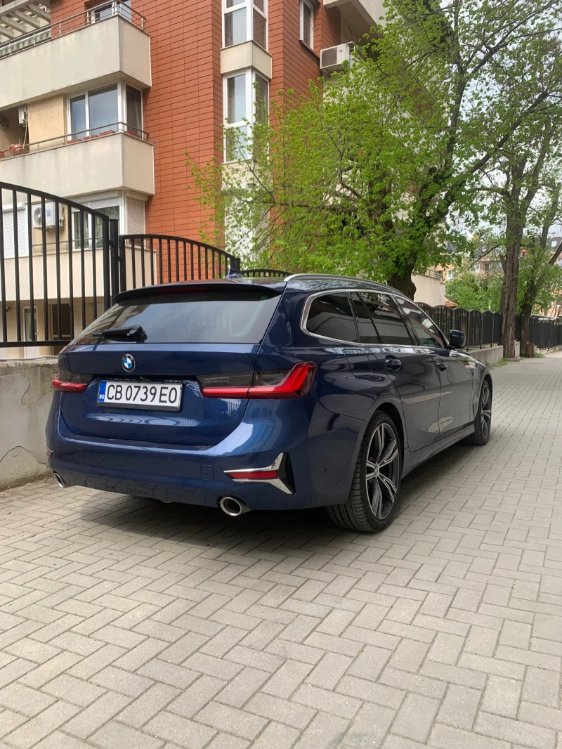 BMW 320 xDrive Luxury Line, снимка 4 - Автомобили и джипове - 52126778