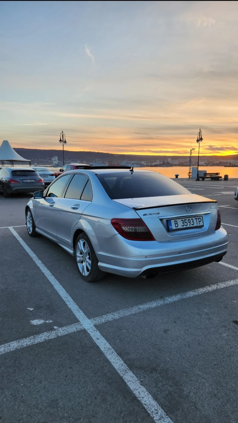 Mercedes-Benz C 320, снимка 6 - Автомобили и джипове - 52660378