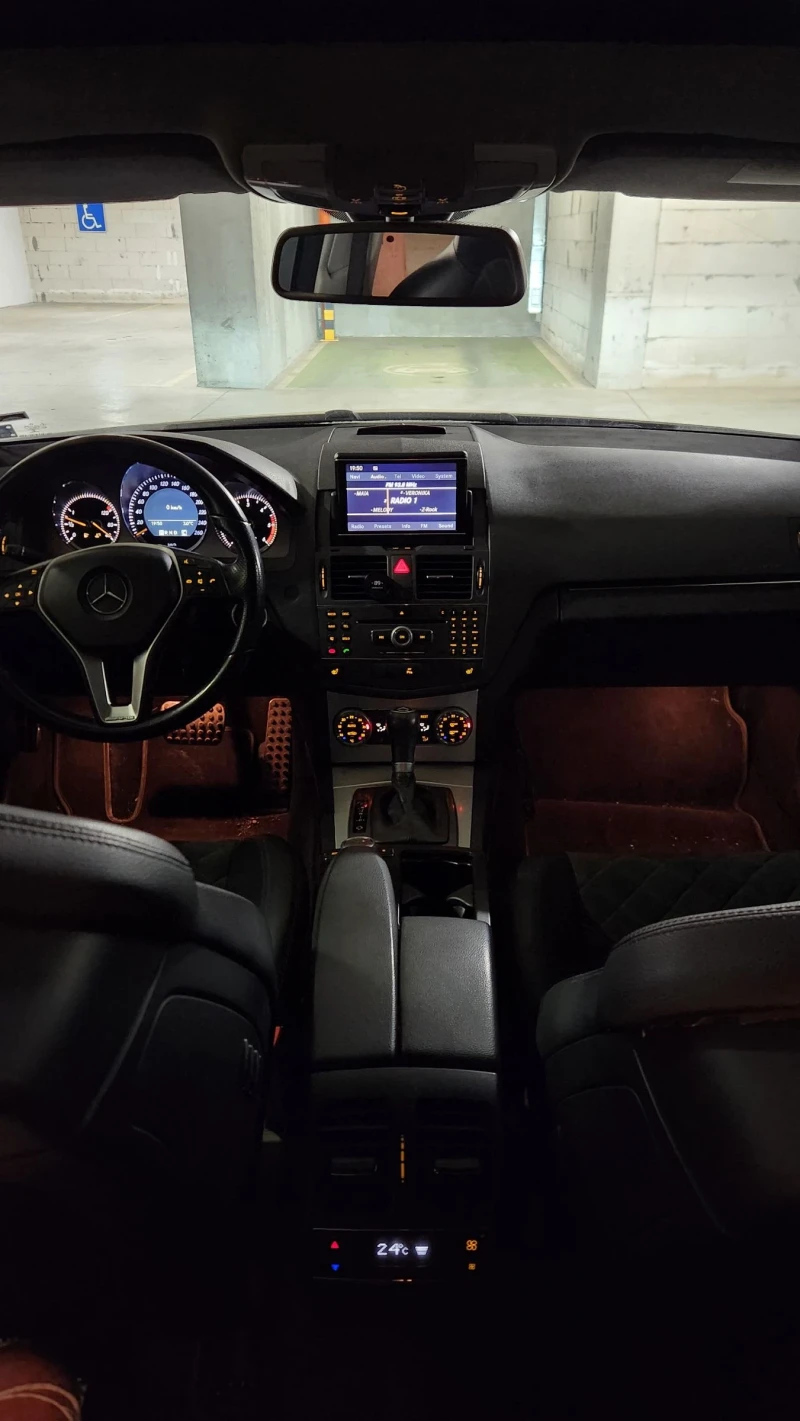 Mercedes-Benz C 320, снимка 7 - Автомобили и джипове - 52660378