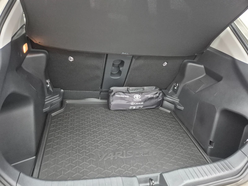 Toyota Yaris Cross, снимка 7 - Автомобили и джипове - 52856973