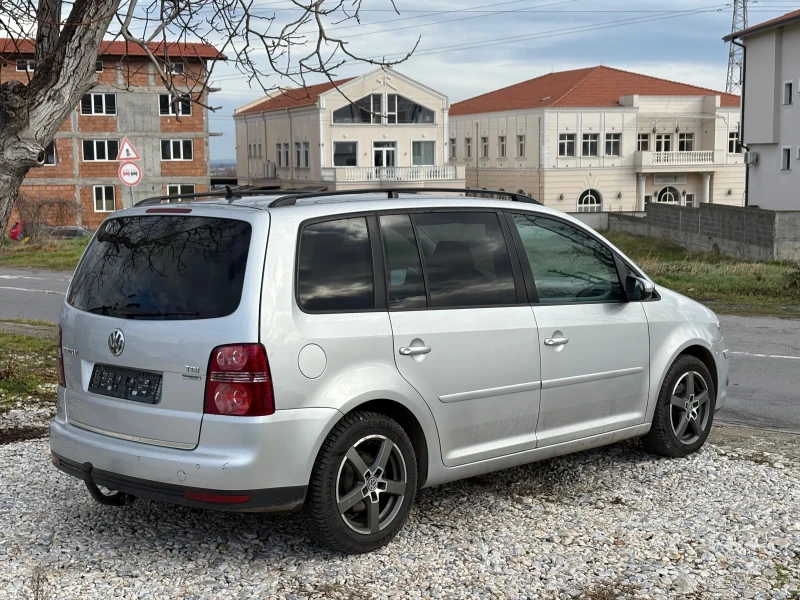 VW Touran 1.9 TDI 105 ps BLUE MOTION Feys 2010г Парктроник , снимка 5 - Автомобили и джипове - 53031130