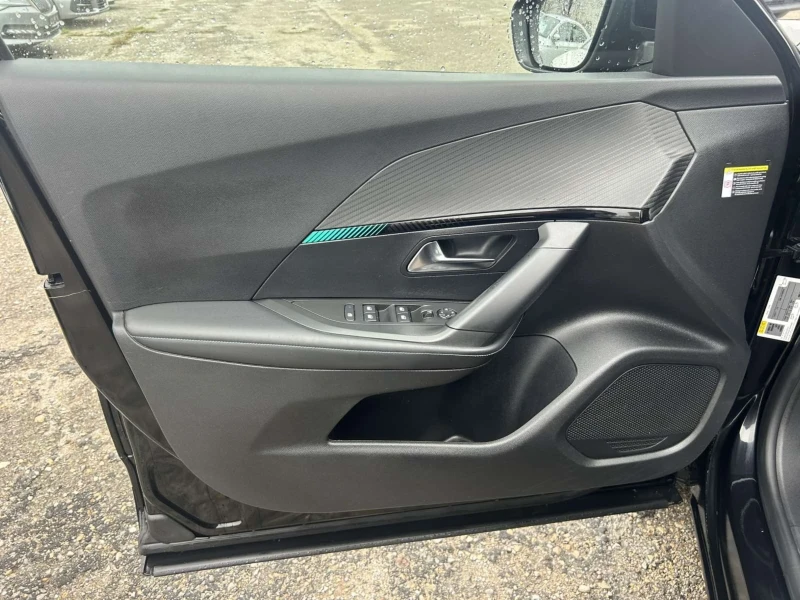 Peugeot 2008 1.5 HDI 130 * EAT 8 * 3D I cockpit * CAMERA * , снимка 7 - Автомобили и джипове - 53159367