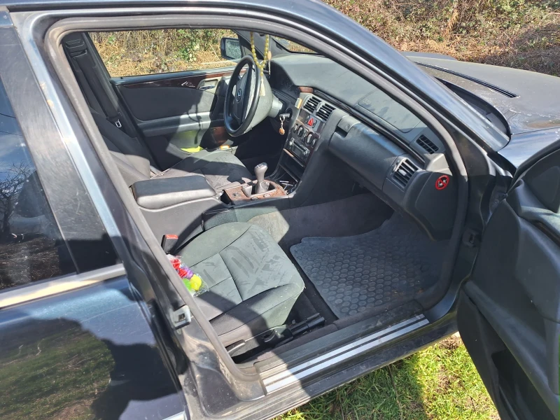 Mercedes-Benz E 300, снимка 4 - Автомобили и джипове - 53405097