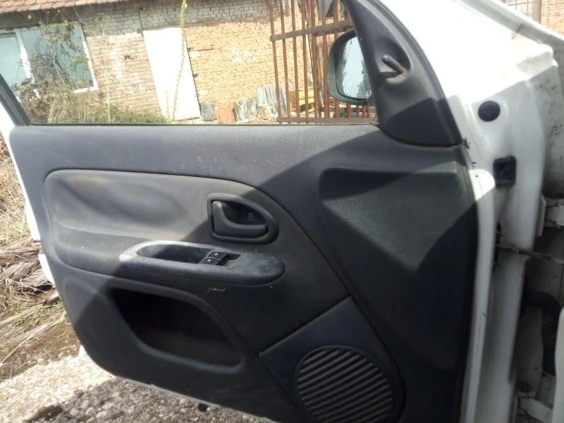 Renault Clio 1.5DCI, снимка 3 - Автомобили и джипове - 46997344