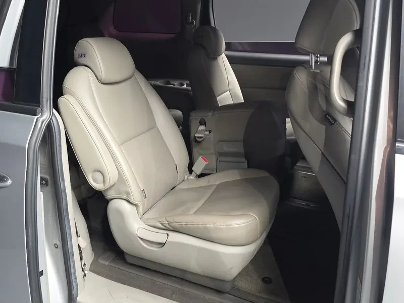 Kia Carnival  11-Seater Outdoor Luxury | Mobile.bg � ����������� 11