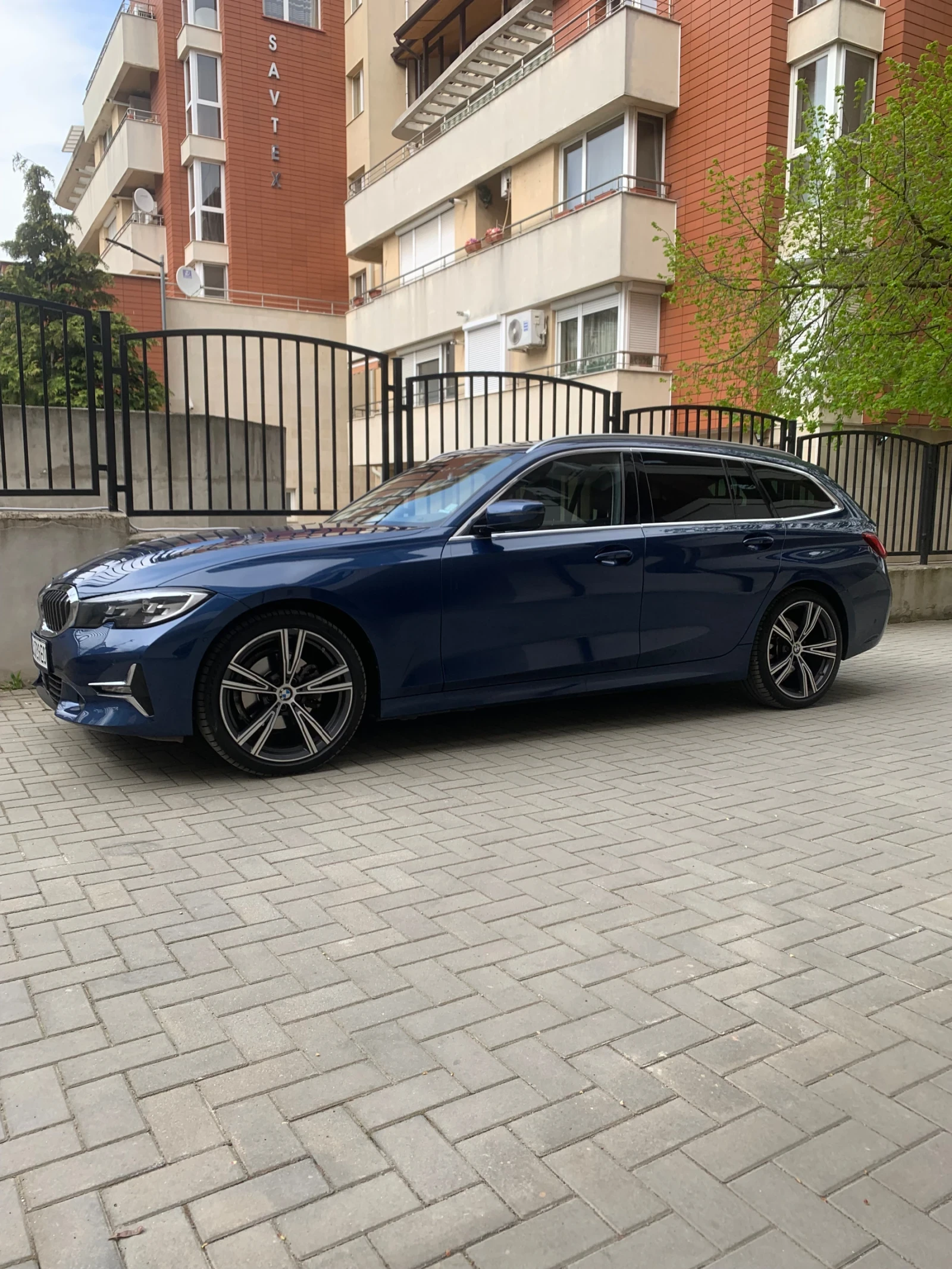 BMW 320 xDrive Luxury Line, снимка 1