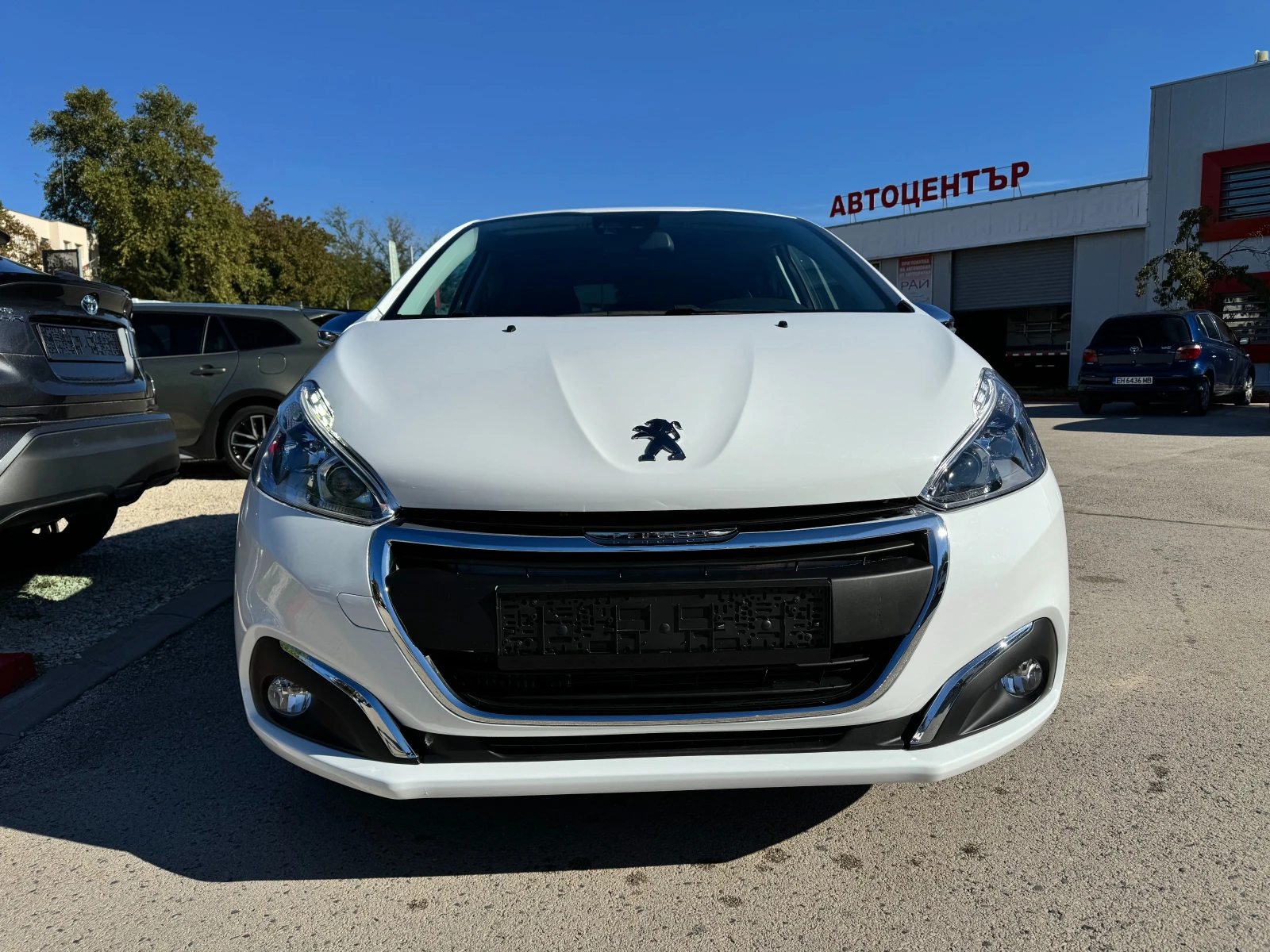 Peugeot 208 1.6D 100к.с FACE 2016г. - изображение 2