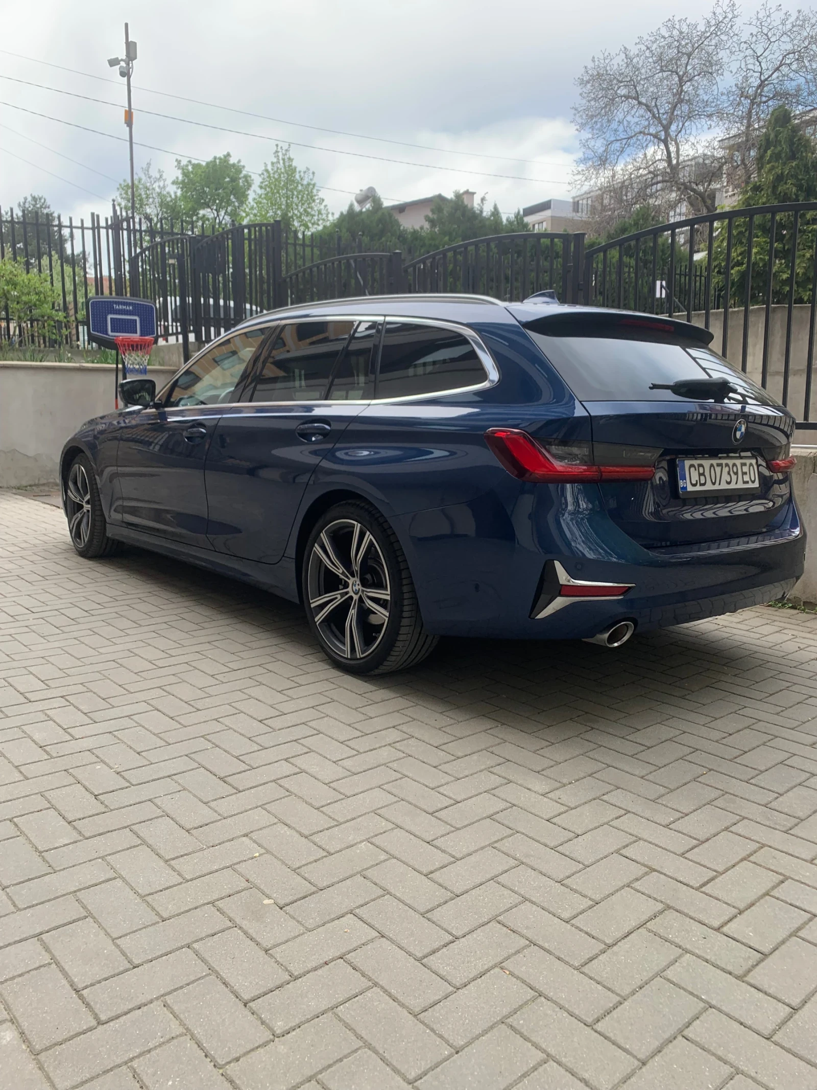 BMW 320 xDrive Luxury Line - изображение 2