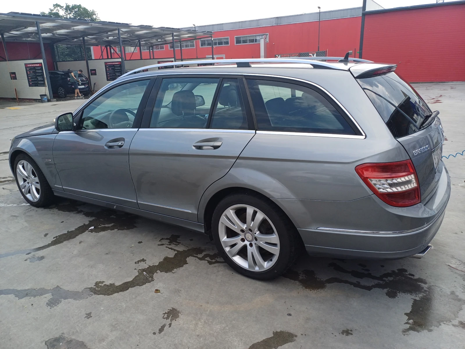 Mercedes-Benz C 320  - изображение 3