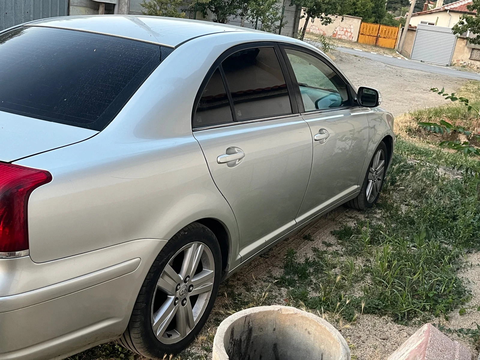 Toyota Avensis  - изображение 3