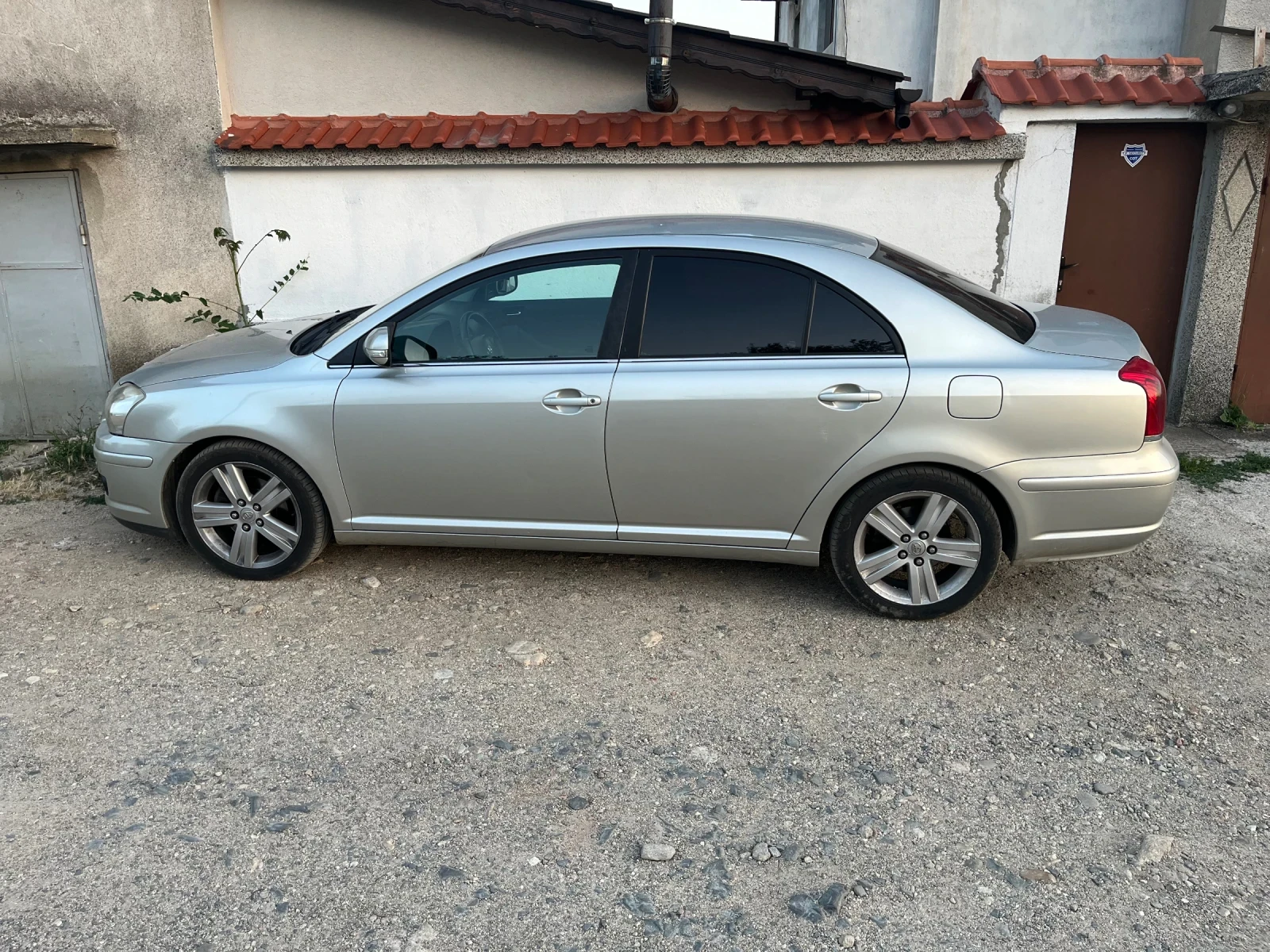 Toyota Avensis  - изображение 4
