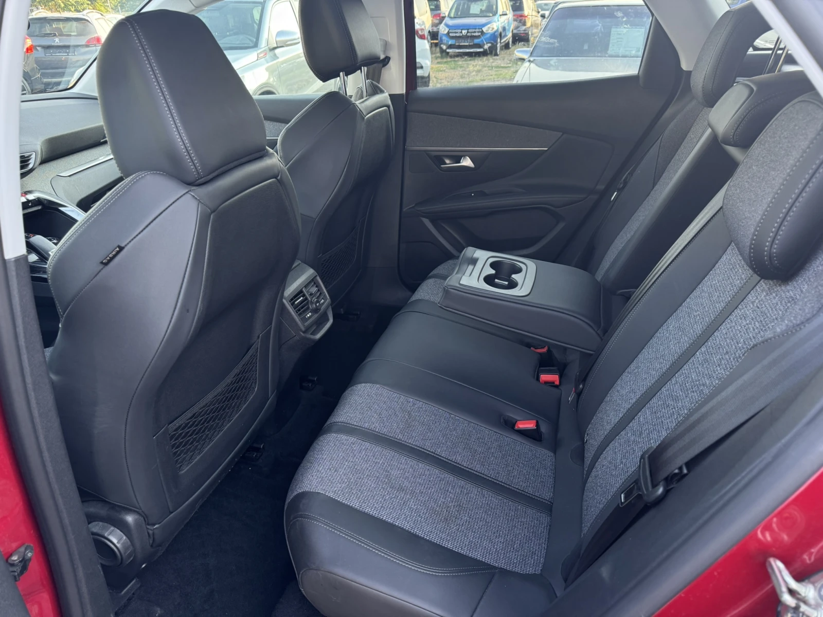 Peugeot 3008 1.2 PureTech Allure - изображение 10