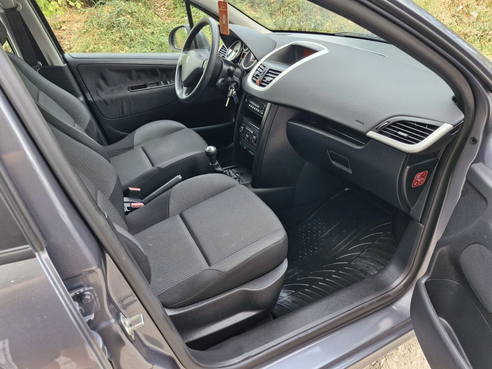 Peugeot 207 1.4 бензин 95к.с. Фейслифт, Панорама, Климатроник  - изображение 10