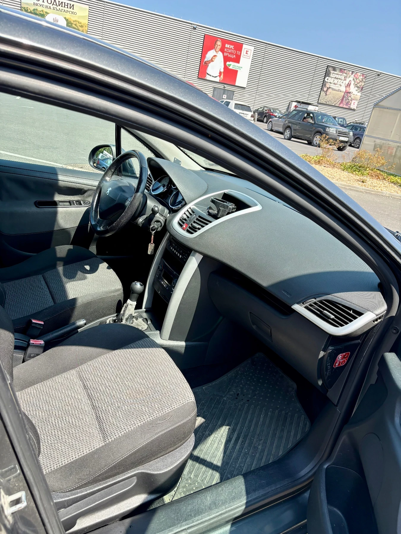 Peugeot 207 1.4 HDi 70 к.с Euro4 2010 - изображение 6