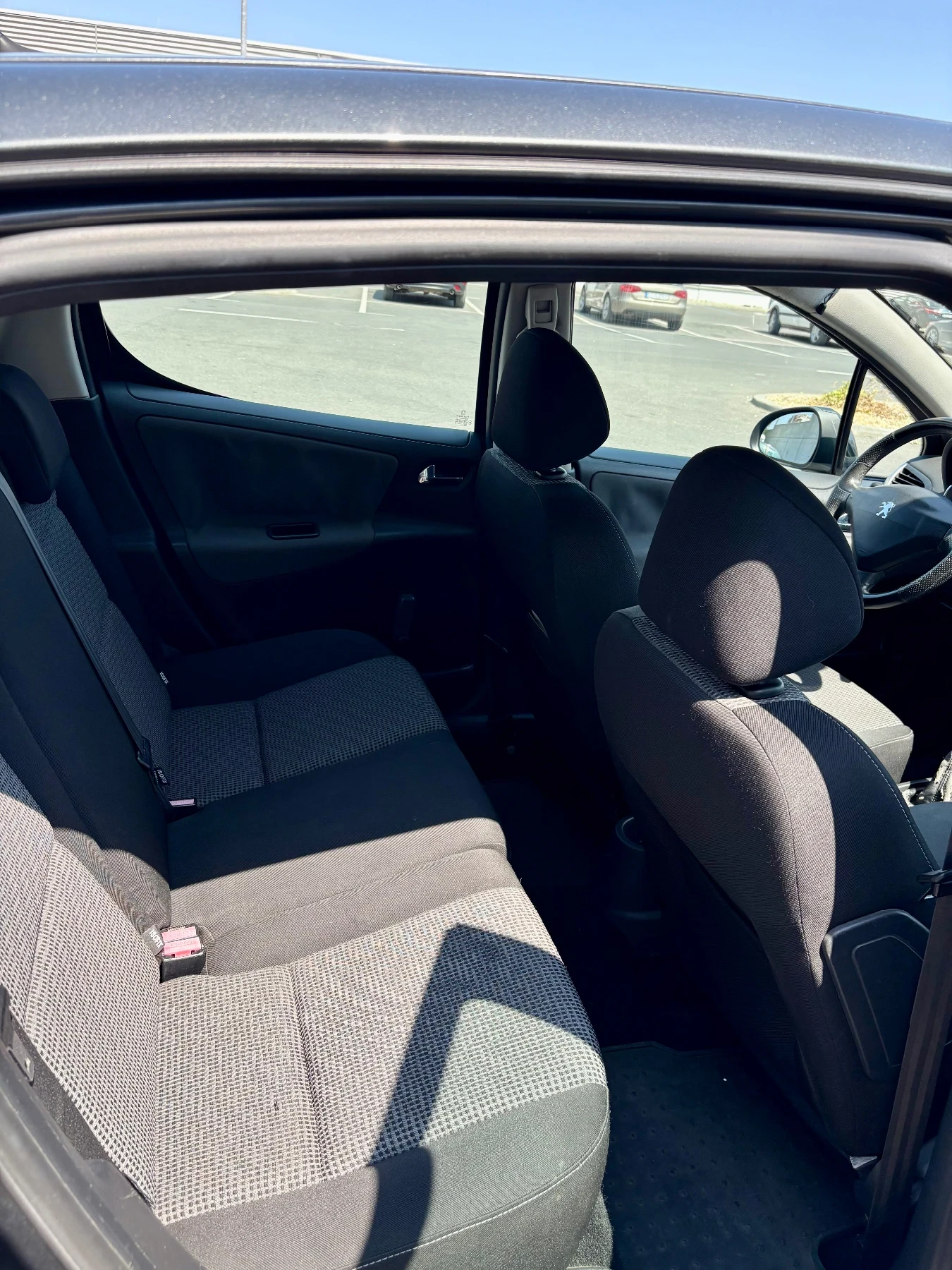 Peugeot 207 1.4 HDi 70 к.с Euro4 2010 - изображение 4