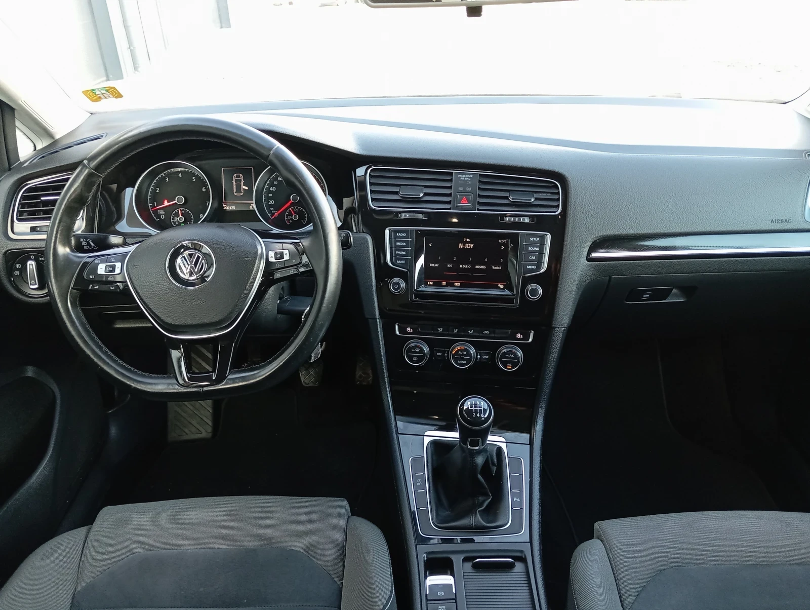 VW Golf 1.4TGI   | Mobile.bg   11