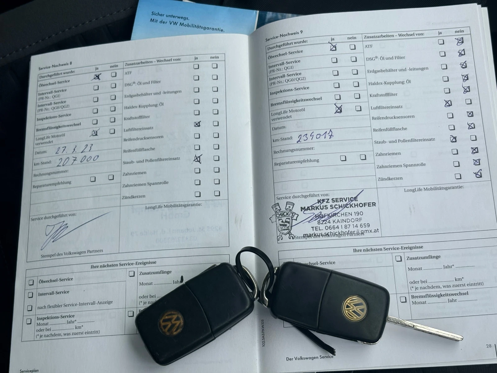 VW Touran 1.9 TDI 105 кс Feys 2010г Сервизна История , снимка 15 - Автомобили и джипове - 53031130