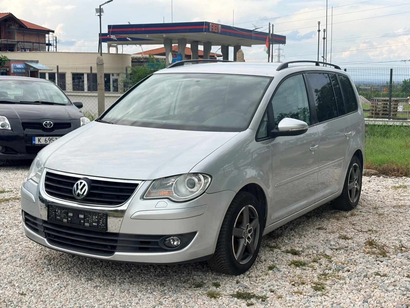 VW Touran 1.9 TDI 105 кс Feys 2010г Сервизна История 
