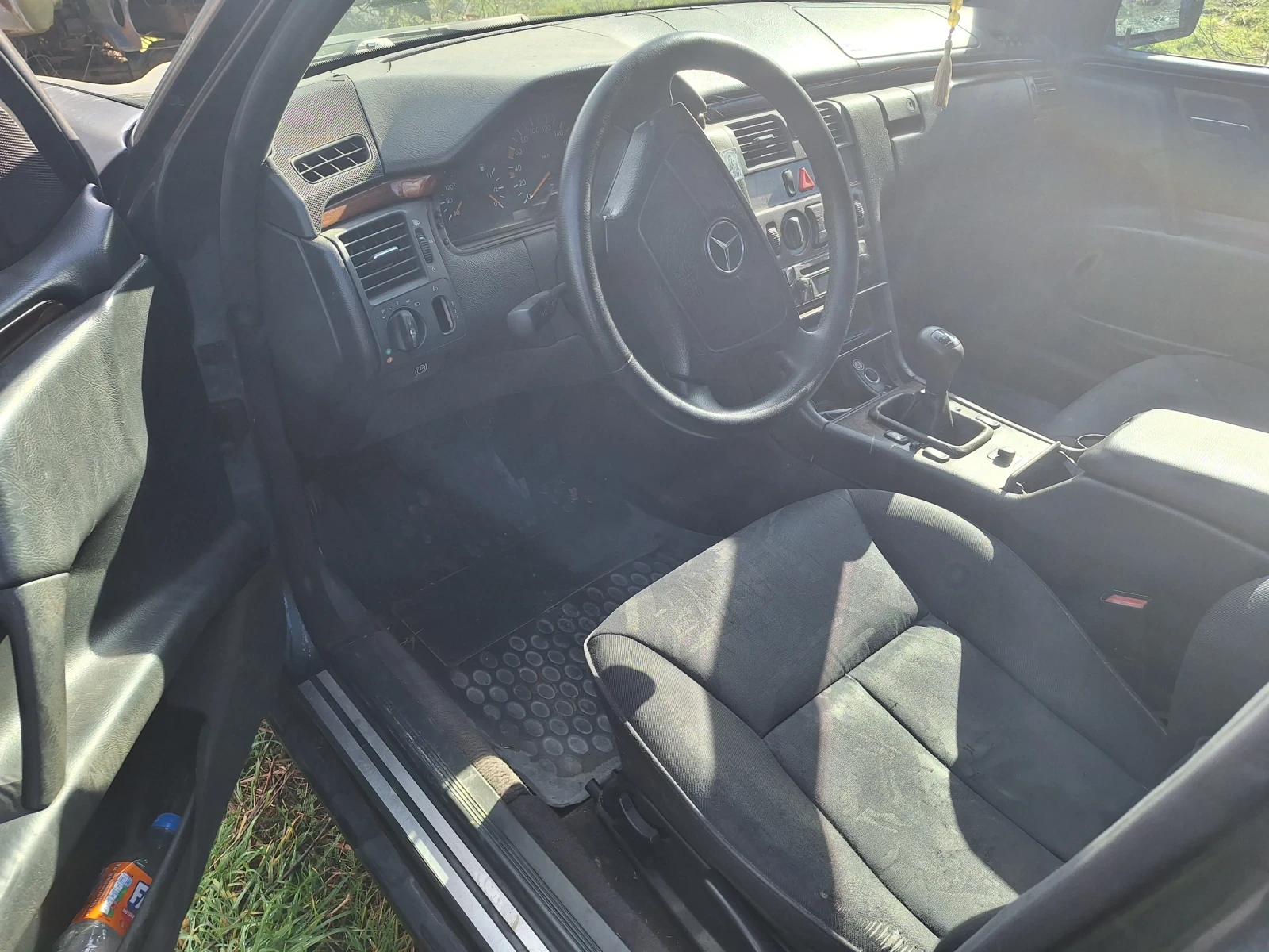 Mercedes-Benz E 300  - изображение 2