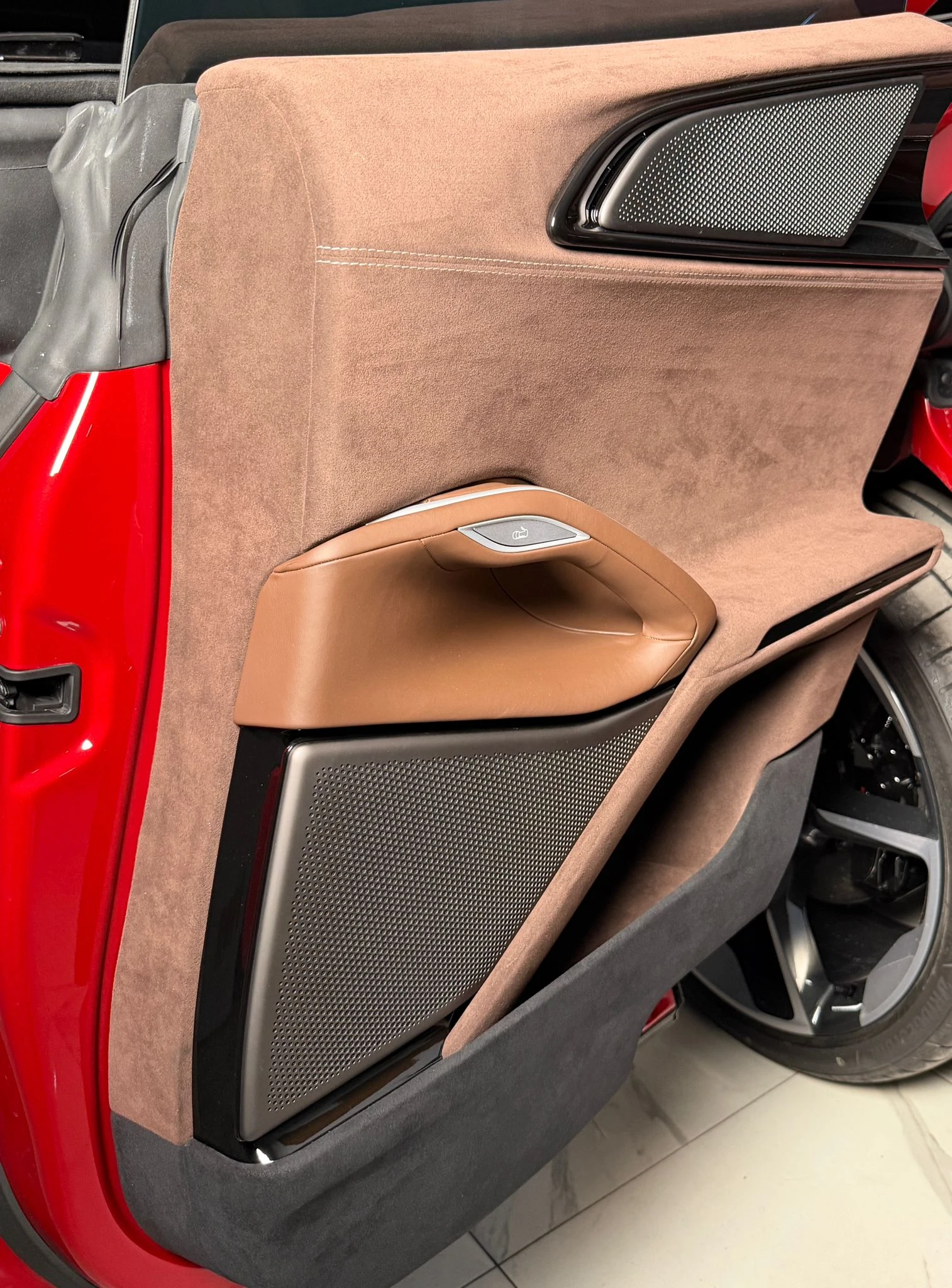 Ferrari Purosangue V12* Carbon* Pano* Display* Ventilation | Mobile.bg � ����������� 15