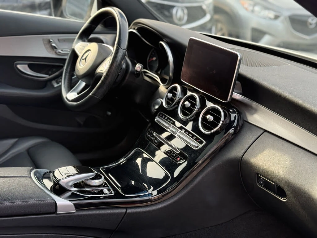 Mercedes-Benz C 300 Wagon 4MATIC АвтоКредит  (ЦЕНА ДО БГ), снимка 4 - Автомобили и джипове - 53906854