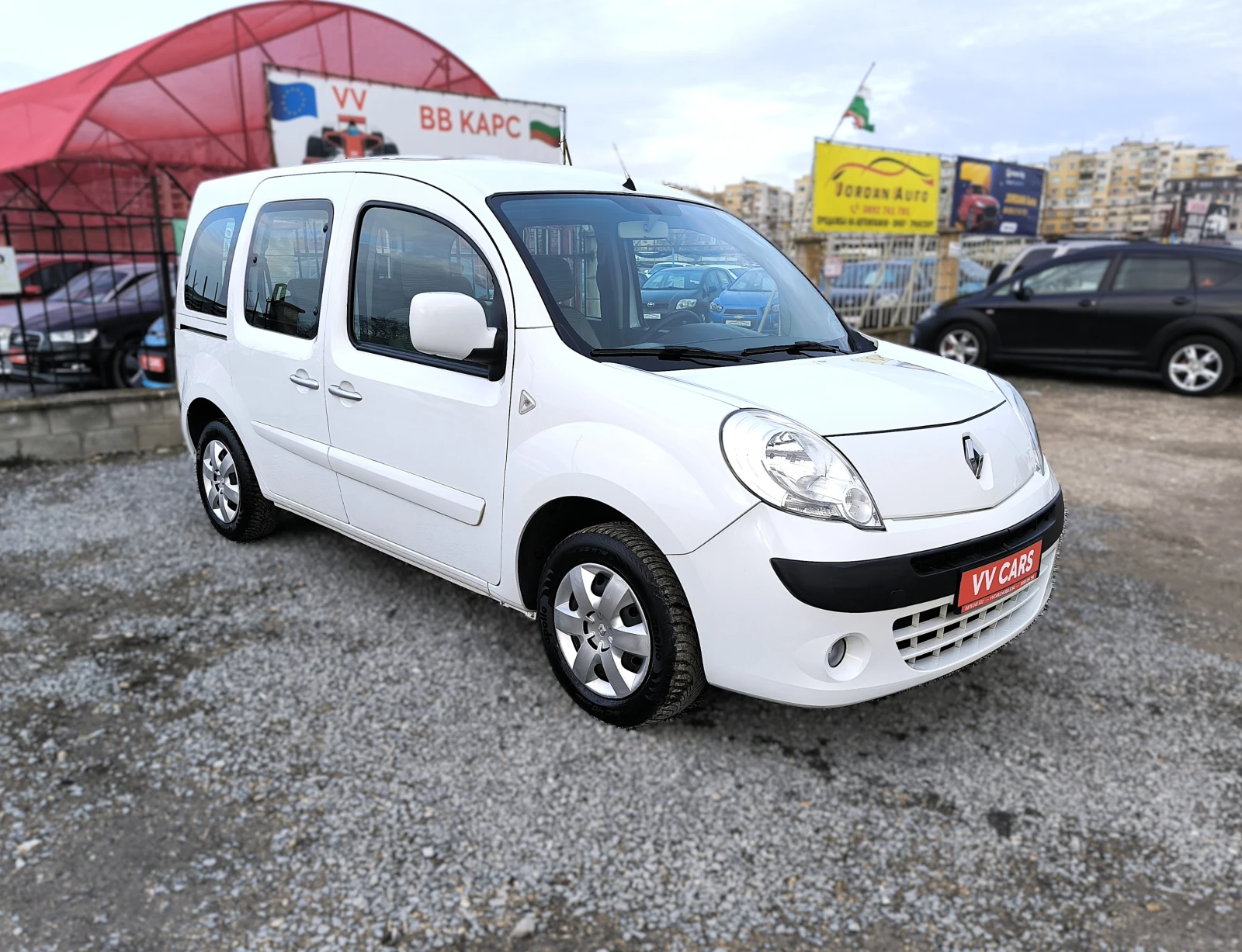 Renault Kangoo 1.6i EURO5, снимка 3 - Автомобили и джипове - 54133687